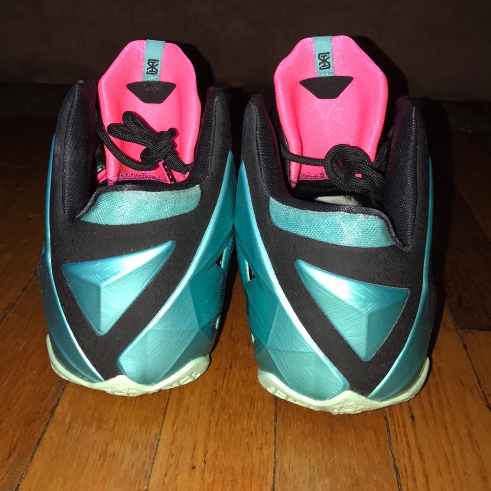 ✨Lebron 11’s “South Beach” Size: 11.5✨ - Picture 4 of 7